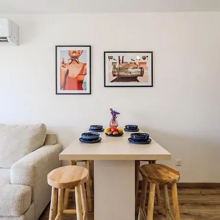 Apartman Avel *