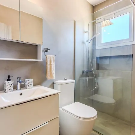 Avel Paphos